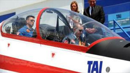 Hürkuş hangardan çıktı