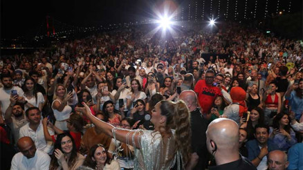 Konser geliri Mehmetçik Vakfı’na