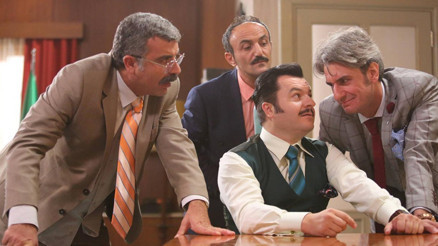 Kolonya Cumhuriyeti konusu ve oyuncuları | Kolonya Cumhuriyeti filmi nerede çekildi Kolonya Cumhuriyeti konusu ve oyuncuları | Kolonya Cumhuriyeti filmi nerede çekildi