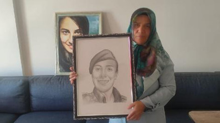 15 Temmuzda şehit olmuştu... Annesi: Acılarımız ilk günkü gibi taze 15 Temmuzda şehit olmuştu... Annesi: Acılarımız ilk günkü gibi taze