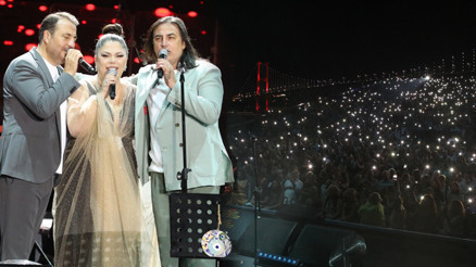 Boğazın ışıkları altında İzel-Çelik-Ercan ile müzik dolu gece