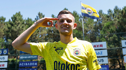 Fenerbahçenin yeni transferi Sebastian Szymanski: Lionel Messi benim için bir idol