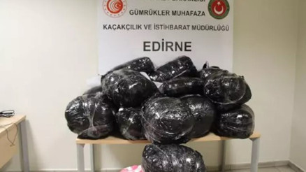 Kapıkule’de 2 milyon TL değerinde gelinlik ele geçirildi
