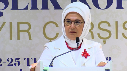 Emine Erdoğan: Devletimiz, afetlerin başladığı ilk andan itibaren tüm kurumlarıyla varlığını hissettirdi