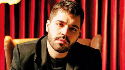 Müzik kulağı olan herkes fark eder bu benzerliği