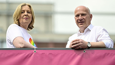 LGBT yürüyüşüne yoğun ilgi