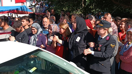 Pençe Kilit şehidine veda... Evlada son bakış