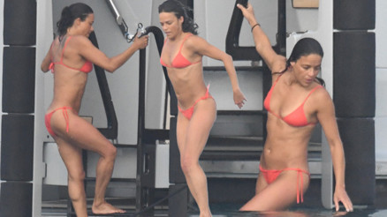 10 çocuklu bir ailenin kızıydı: Dövüşe dövüşe sinemada şöhreti buldu, lüks yatlardan denize atlıyor