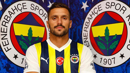 Fenerbahçenin yıldızı Dusan Tadicten flaş açıklamalar Beşiktaş ve transfer süreci, Orkun Kökçü ile tartışması, deprem için takılan kaptanlık bandı konusu...