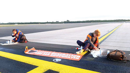 Protestoculara tazminat davası