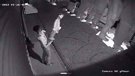 Fatihte cansız manken hırsızlığı kamerada