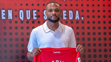 Cyle Larin, 1 ayda 5 katı bonservis bedeliyle transfer oldu