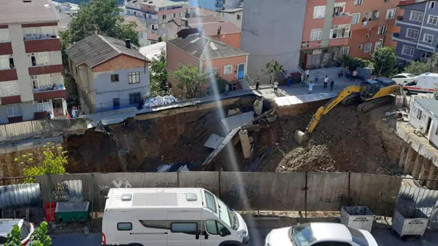 Sarıyerde yol çöktü: Deprem oluyor zannettik