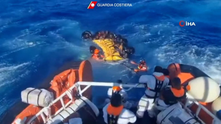 İtalya açıklarında iki göçmen teknesi battı