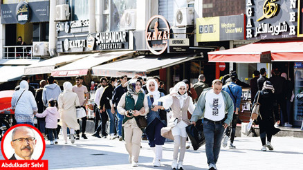 Hedef 1 milyon Suriyeliyi geri göndermek