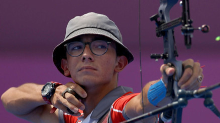 ‘Eğleniyorum, rahatım, kazanacağım’ diye rakipleri bozuyor ve Şampiyon oluyor