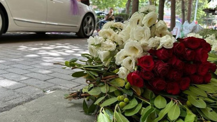 Çiçekçiler düğün sezonunda kazanmaya başladı