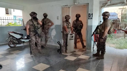 Mersinde 9 adrese eş zamanlı operasyon: 9 gözaltı kararı