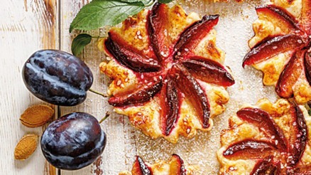 Kararmış şeftaliden çay, yumuşamış erikten tart