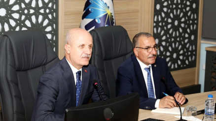 YÖK Başkanı Özvardan devlet üniversiteleri açıklaması: Aralarında rekabetin artması gerekiyor