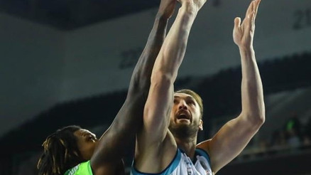 Basketbolda üçlü turnuva