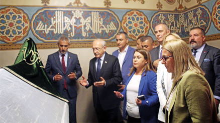 Erenlerden ilham almalıyız