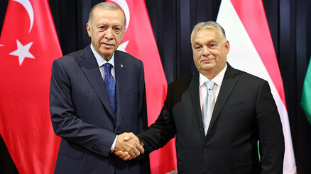 Cumhurbaşkanı Erdoğandan Macaristan’da diplomasi trafiği