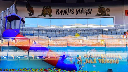 Başakşehir’den bir ilk: Tribünde çocuk parkı