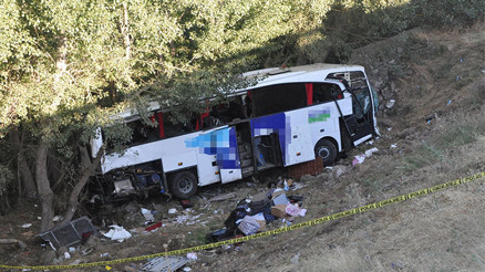 Son dakika haberi... Yozgatta korkunç kaza Yolcu otobüsü şarampole uçtu: 12 kişi hayatını kaybetti, 18 yaralı