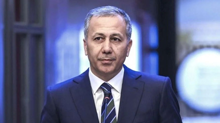 Bakan Yerlikaya’dan düzensiz göç açıklaması: 1 ayda 21 bin düzensiz göçmen tespit ettik, geri gönderme merkezine alarak sınır dışı ettik