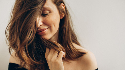 Saç bakımında fark yaratmak için balın gücünü keşfedin