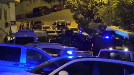 Son dakika: Kağıthanede uyuşturucu operasyonunda polise silahlı saldırı 1 polis şehit, 1 saldırgan ölü ele geçirildi Son dakika: Kağıthanede uyuşturucu operasyonunda polise silahlı saldırı 1 polis şehit, 1 saldırgan ölü ele geçirildi