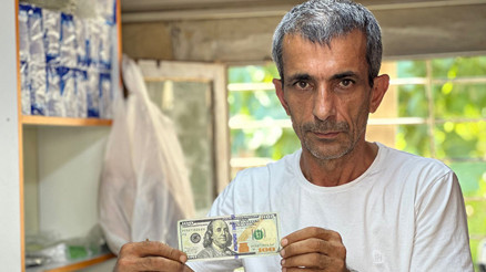 Bakkala sahte dolar şoku 2 bin 450 lira para üstü alıp kayıplara karıştı