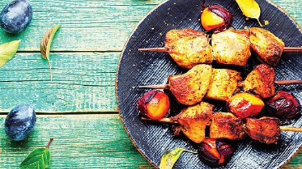 Salatada, tavuk yemeğinde, tartta... Salatada, tavuk yemeğinde, tartta...