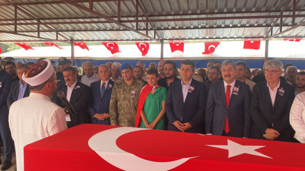Pençe-Kilit Operasyonunda şehit düşen uzman çavuş, son yolculuğuna uğurlandı