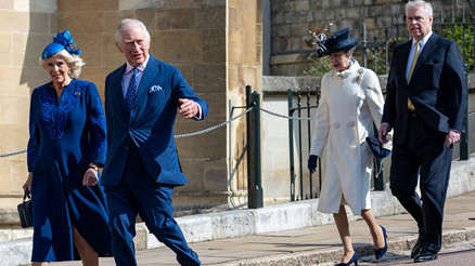 Cinsel taciz skandalı yüzünden gözden düşen prens aileye geri döndü: William ve Kate ona kalkan oldu Cinsel taciz skandalı yüzünden gözden düşen prens aileye geri döndü: William ve Kate ona kalkan oldu