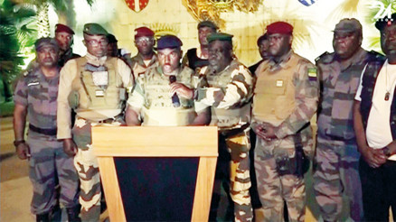 Gabon da eski Fransız sömürgesiydi... Afrika’da yine darbe Gabon da eski Fransız sömürgesiydi... Afrika’da yine darbe