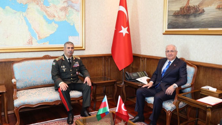 Milli Savunma Bakanı Yaşar Güler, Azerbaycanlı mevkidaşı ile görüştü