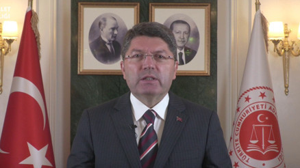 Adalet Bakanı Yılmaz Tunçtan yeni adli yıl mesajı: Milletimiz adına çok ter dökeceğiz Adalet Bakanı Yılmaz Tunçtan yeni adli yıl mesajı: Milletimiz adına çok ter dökeceğiz