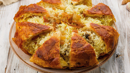 Kuru meyveli pilavı, bol yeşillikli kutabı ve şekerburasıyla Azerbaycan mutfağı