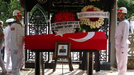 Emekliye ayrıldıktan 2 gün sonra yaşamını yitirdi... Tuğamiral Akçaya veda