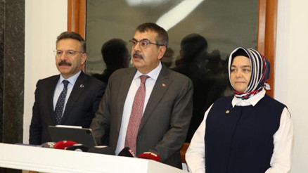 Bakan Tekin: Okul yapmak istiyoruz, yerel yönetimler bize destek olsun Bakan Tekin: Okul yapmak istiyoruz, yerel yönetimler bize destek olsun