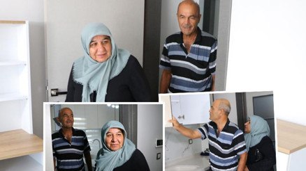 Afet konutlarında sona doğru... Depremzede çift, örnek daireyi gezdi Afet konutlarında sona doğru... Depremzede çift, örnek daireyi gezdi