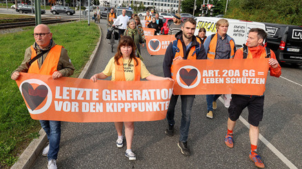 ‘Son Nesil’ yine sokaklarda