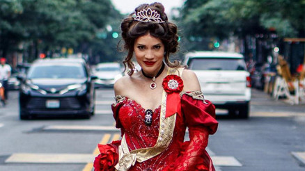 Ayça Varlıer kraliçe rolüyle New York’ta