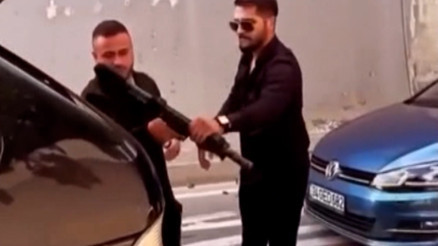 Düğün eğlencesinde magandalar yine sahnede Trafiği durdurup havaya ateş açtılar