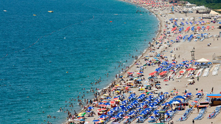 Bir Rus çok sayıda daire alıp siteyi otele çevirmişti... Rakamlar maalesef doğru, bunun adı merdiven altı turizm’