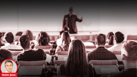 Üniversite kapısında FETÖ ve PKK’ya barikat: Ya içeridekiler ne olacak