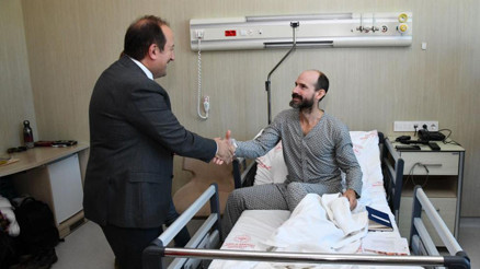 ABDli bilim adamı Mark Dickeyin tedavisi Mersinde sürüyor