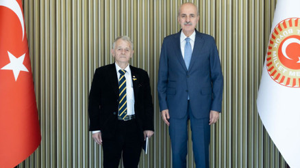 TBMM Başkanı Kurtulmuş, Kırımoğlu’nu kabul etti TBMM Başkanı Kurtulmuş, Kırımoğlu’nu kabul etti